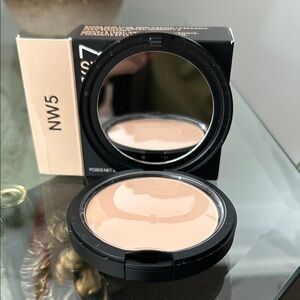 MAC Studio Fix Powder Plus in NW5